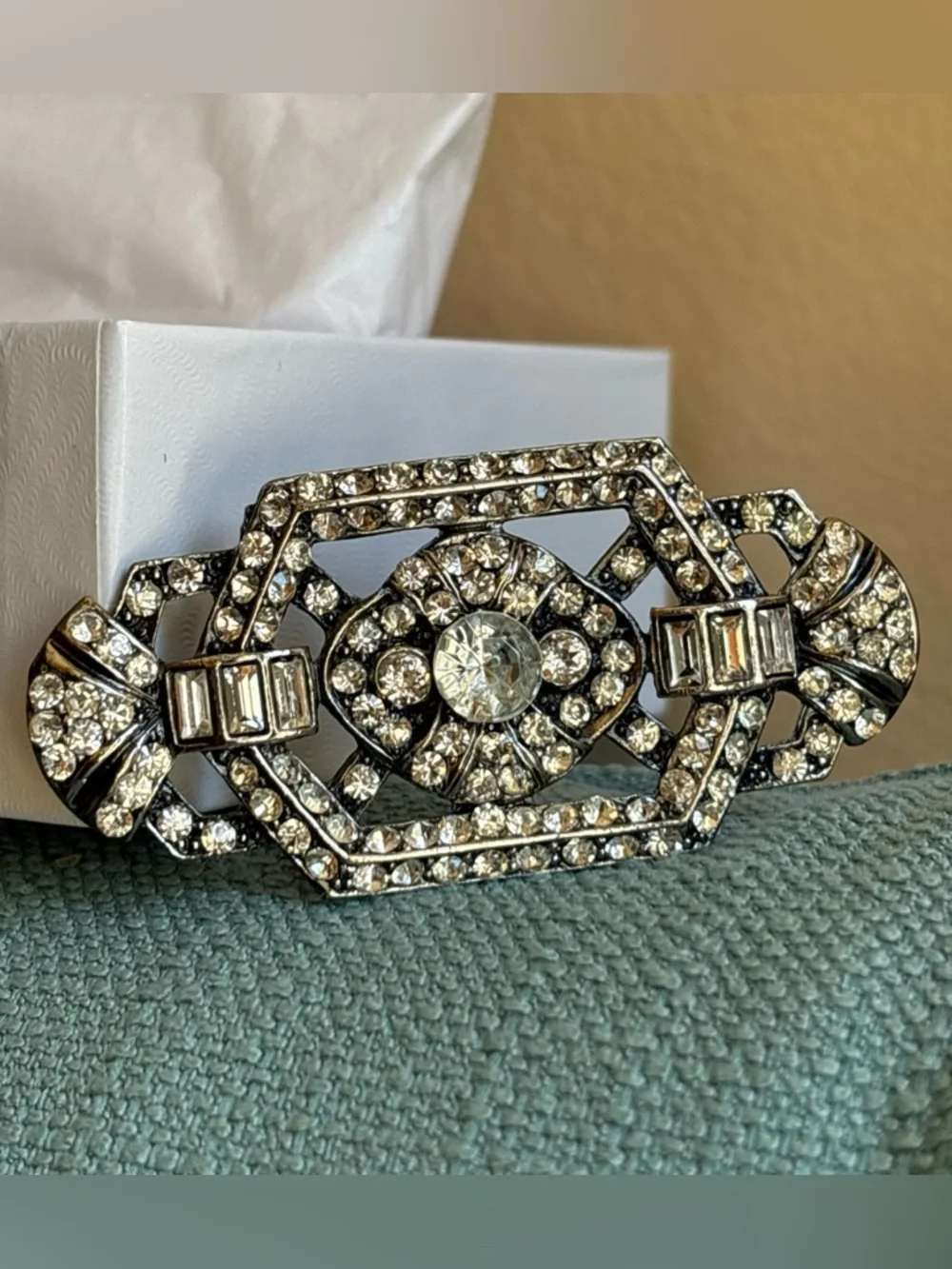 NWT VINTAGE M.J.Ent Art Deco style Brooch Rhinestone,Never Used,with provenance